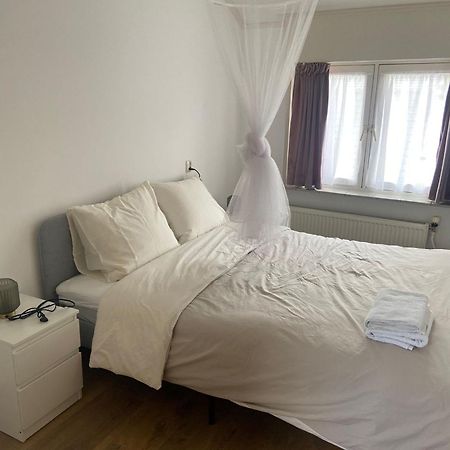 Aangename En Zeer Rustig Gelegen Vakantiewoning Westdorpe 외부 사진